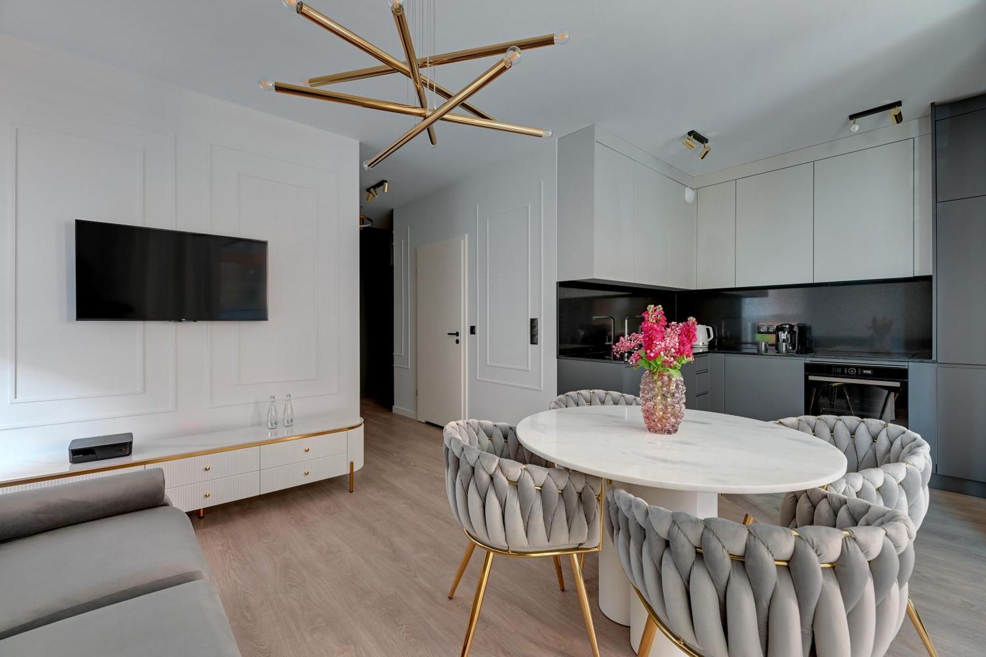 Scala 60H City Center Premium Apartments With Parking By Lion Apartments グダニスク エクステリア 写真